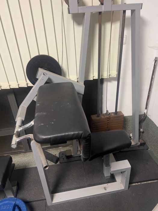 Уред за скот, бицепс