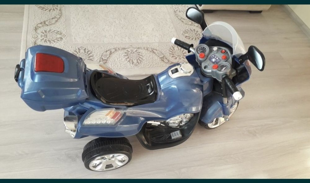 Акумулаторен мотор