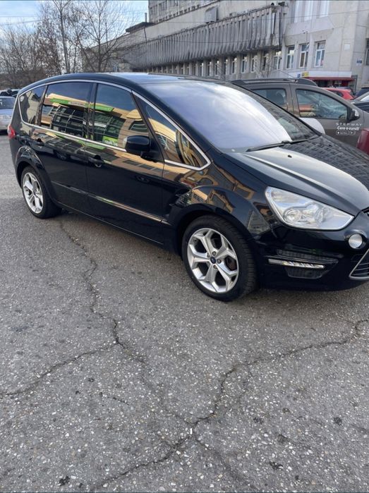 Vând Ford S Max 2010