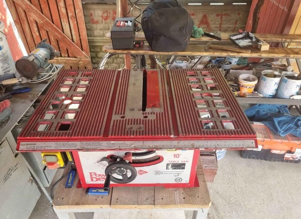 Circular lemn cu masa