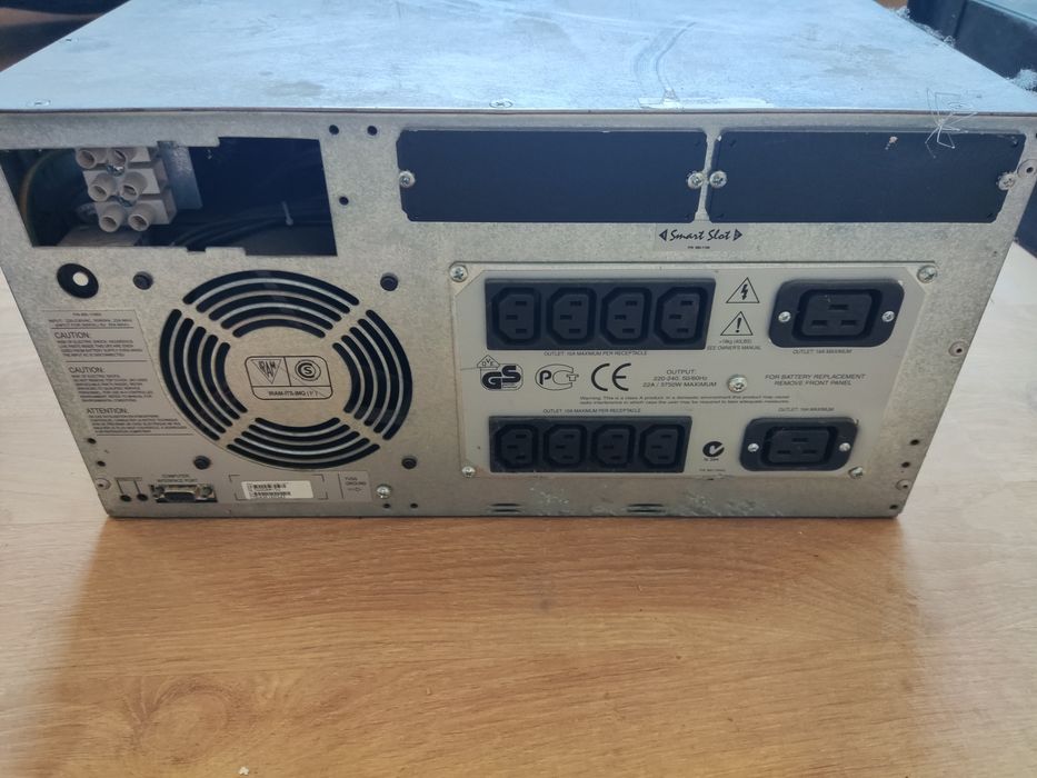 Ups APC dell smart 5000VA - nou fara baterii