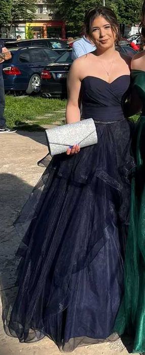 Елегантна бална рокля