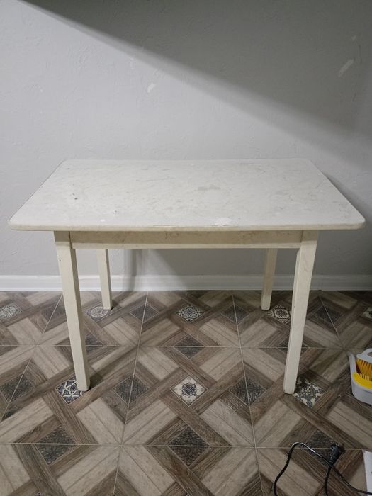 Продам стол длина 100 ширина 60 высота 75