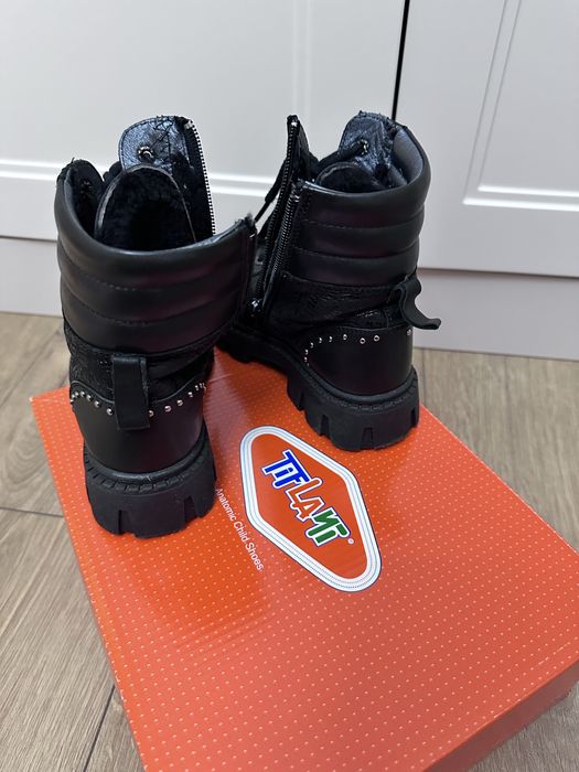 Продам зимние ботинки для девочки