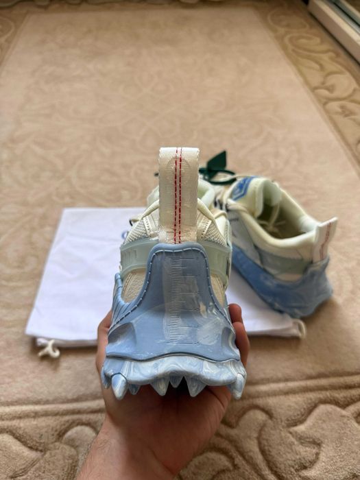 Adidasi Off-White ODSY 1000