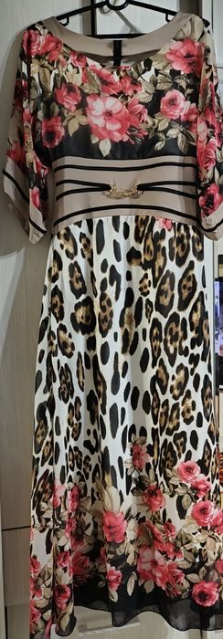 Продам  платья разные