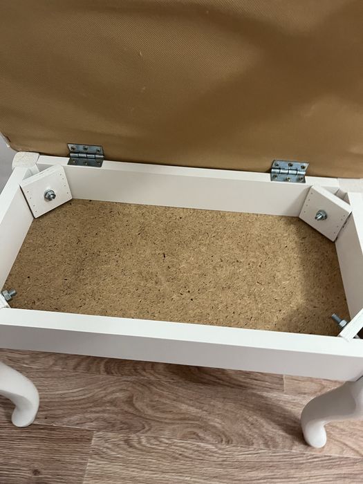 Банкетка белая кожаная