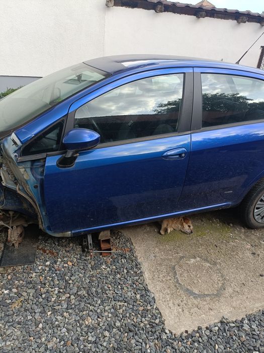 Vând fiat punto plus piesele
