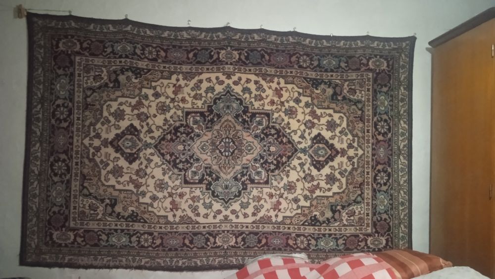 Продаётся ковёр в хорошем состоянии