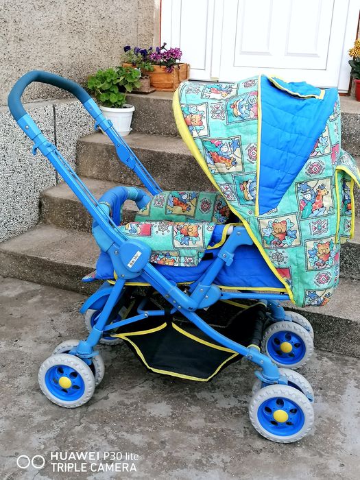 Продавам бебешка количка.