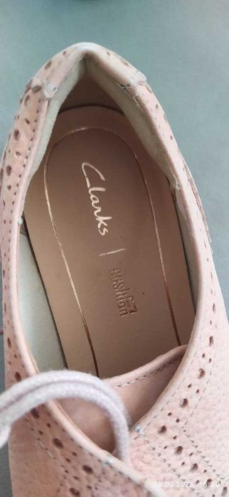 Продаю новые женские замшевые туфли разм39,5. Произведены в Португалии