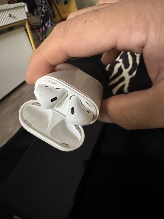 Продам наушники  Airpods