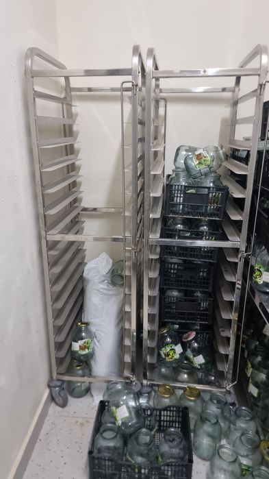 Срочно продам банки очень много