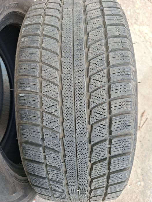 Продам шины. 235/55/17 трианжел