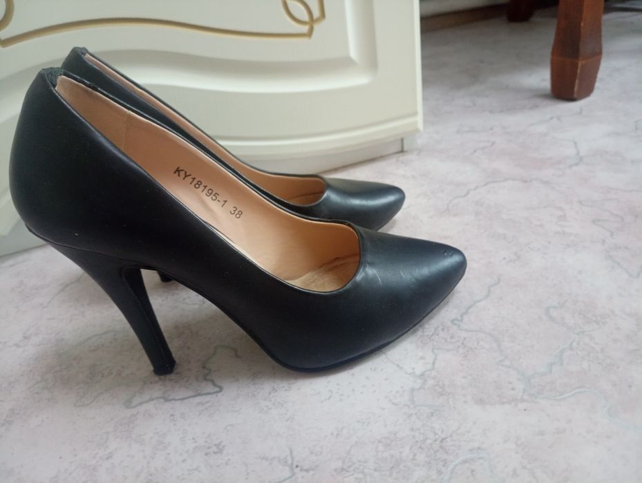 Продам туфли женские