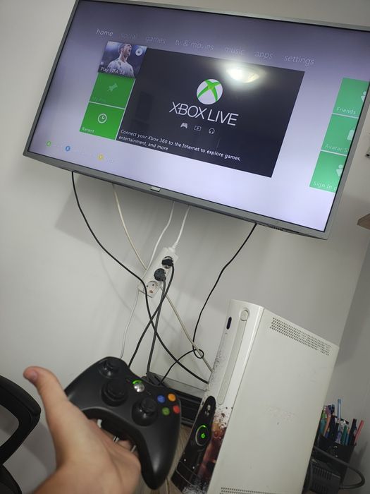 Consola Xbox 360 ediție specială – pachet complet