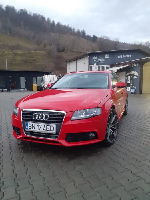 Vand Audi A4 b8 quattro,motor 2.0 anul 2011 in stare impecabilă