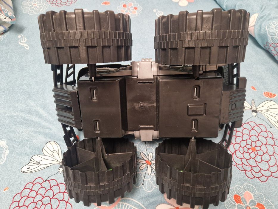 Masinuta pentru copii,GIANT MONSTER , 46 cm .

Dimensiuni:

Lungime:45 cm

Latime:37 cm

Inaltime:32 cm