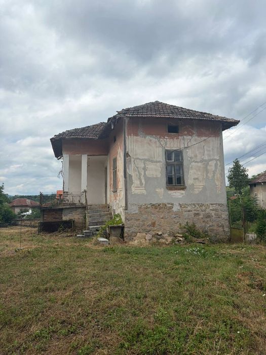 Продавам Къща В с. Горно Церовене