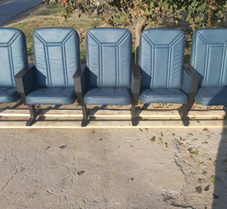 Офисные мебели стулья