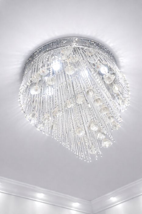 Продам люстру 3000