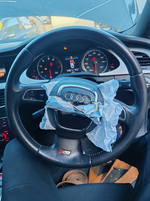 Ауди А4 Б8 2.0 TFSI Quatro