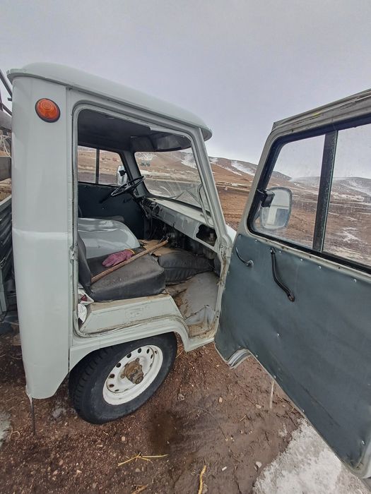 Продам уаз бортовой
