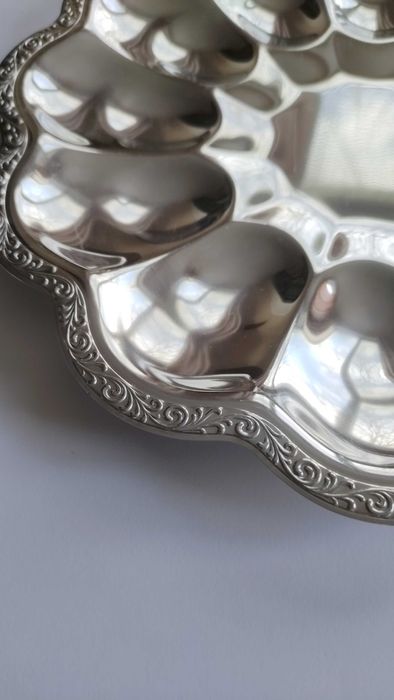 Метално плато за яйца с 12 гнезда