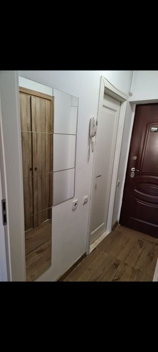 Închiriez garsonieră