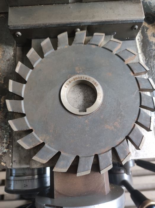 Vând freză disc metal