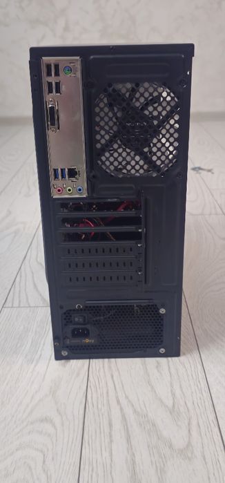 Vând PC + placă video (nefuncțională)