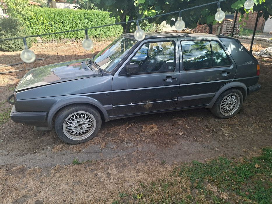 Продавам golf 2 gt