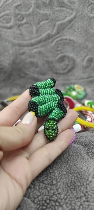 Броши из бисера ручная работа