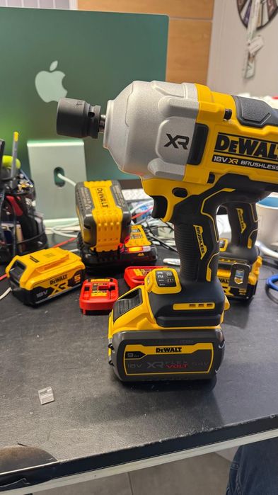 DeWALT DCF961N Body (Bare unit) Mașină de înșurubat cu impact