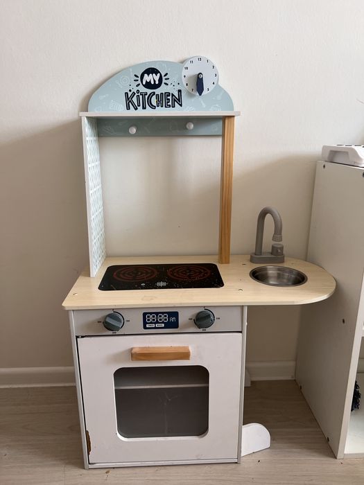 Детская кухня игрушка