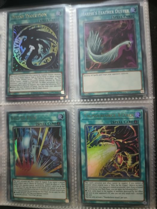 Vând individual cărți de  colectie yu-gi-oh