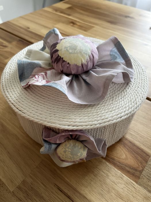 Ръчно изработена кутия за бижута, гримове или други дребни неща