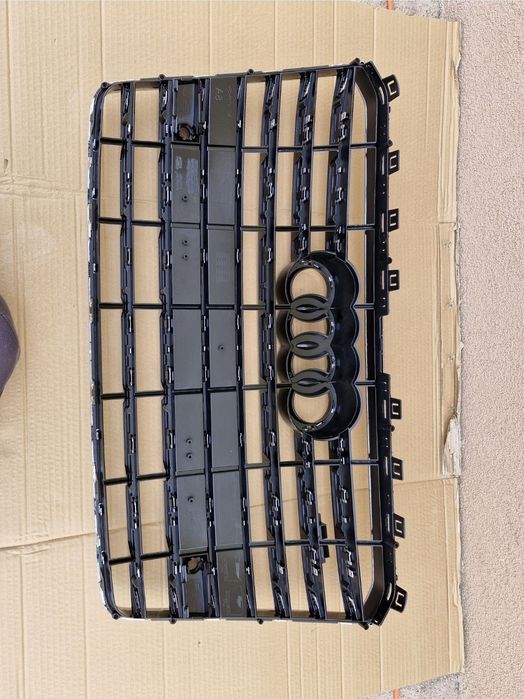 Grila centrala Audi A8 D4 facelift 2014-2017
