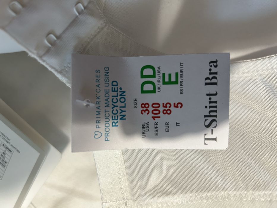 Sutien alb, nou, cupa mare