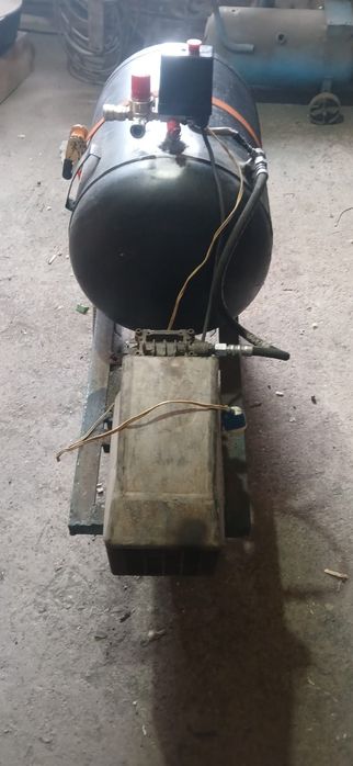 Продам компрессор