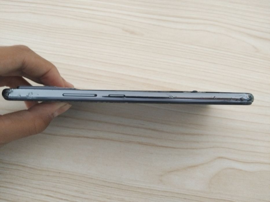 Vivo v21e        .