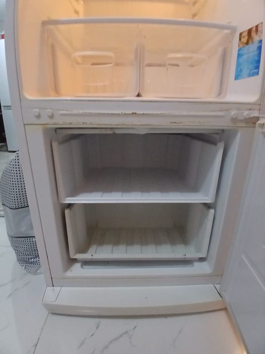 Холодильник бу. Рабочий