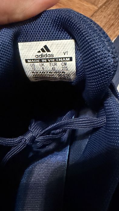 Кроссовки Adidas