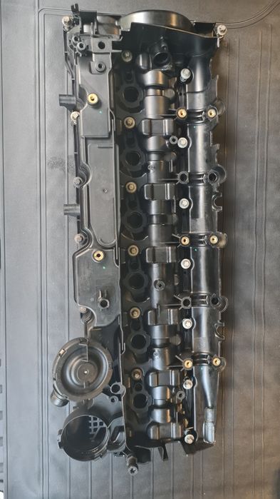 Капак клапани BMW 530D N57