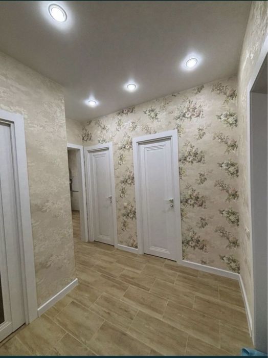 Клеем обои! Качественно!