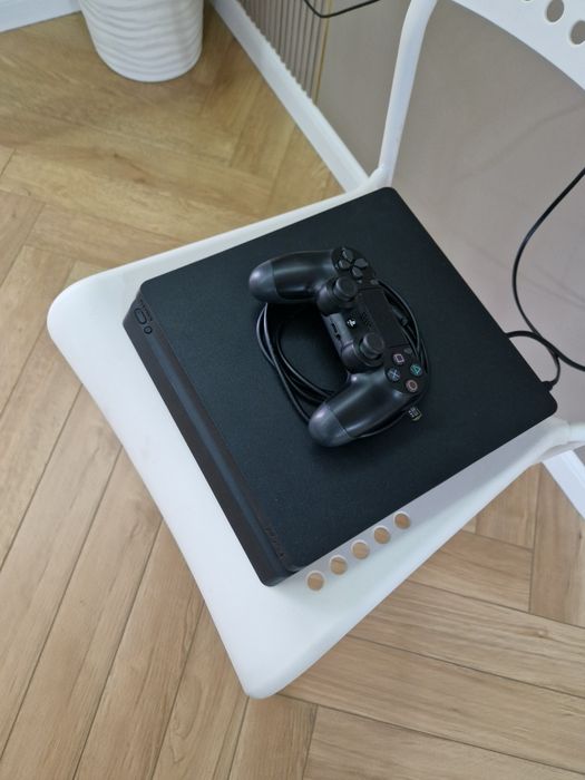 PlayStation 4 Slim