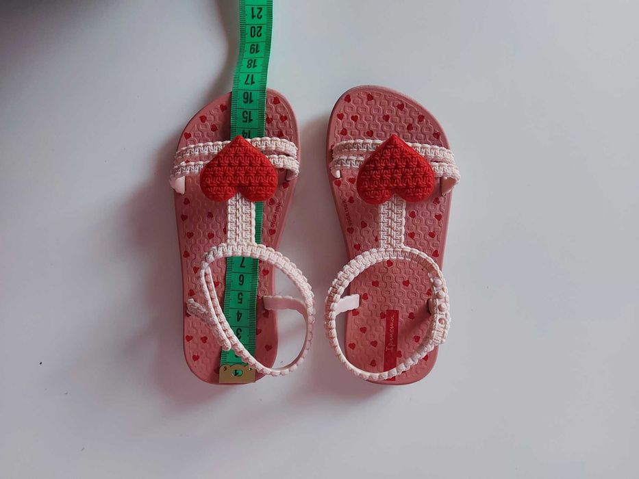 Сандали Nike - размер 25 и Ipanema - размер 25/26