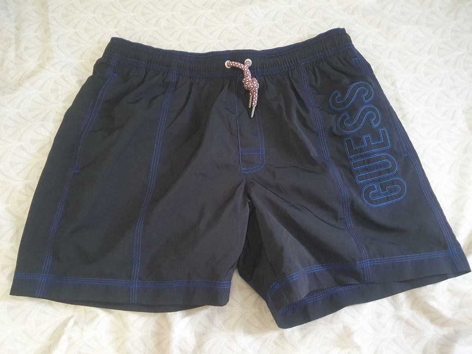 Pantaloni scurti Guess