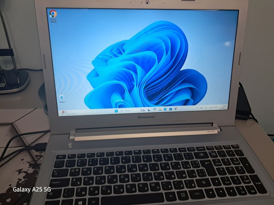 Продавам лаптоп Леново Отлично състояние