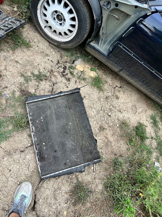 Останали части от бмв Е46,320д,150к.с